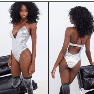 NWT FL&L GLIMMER SILVER SEQUIN BODYSUIT